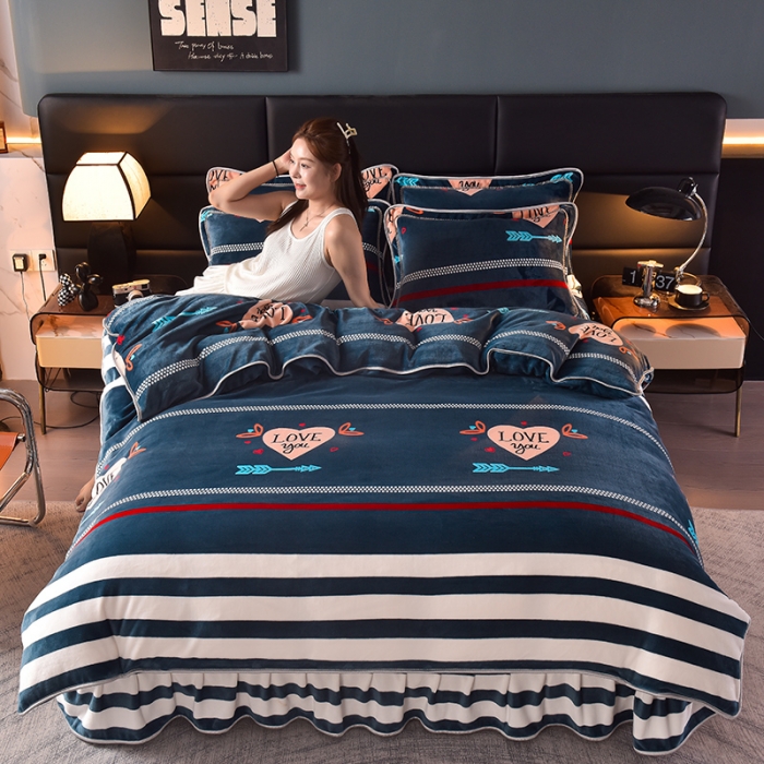 91家纺网 家纺一手货源 找家纺 芯诗曼2025新款8.5斤直播热款高克重牛奶绒法莱绒水晶金貂法莱绒四件套 爱心箭