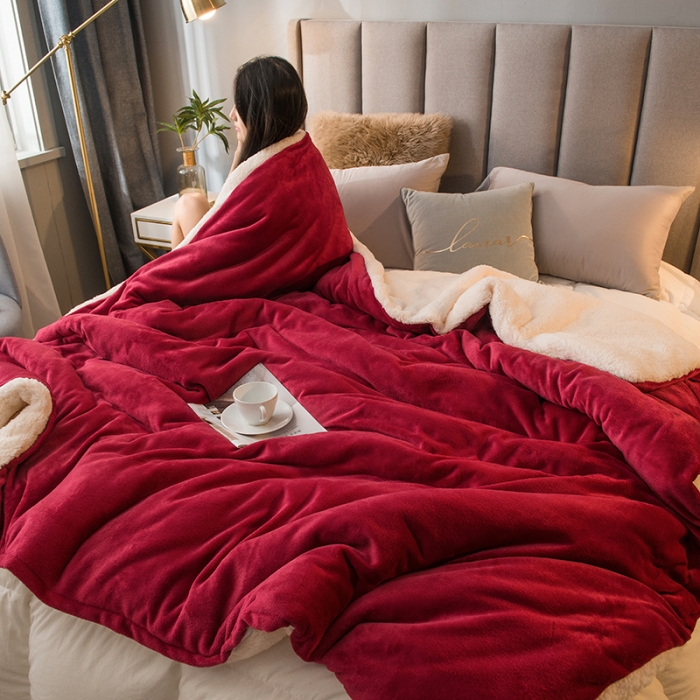 91家纺网 家纺一手货源 找家纺 简爱 2025新款法莱绒羊羔绒多功能被套毯 酒红