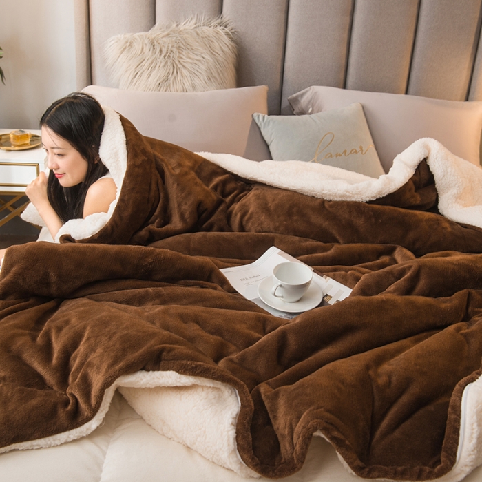 91家纺网 家纺一手货源 找家纺 简爱 2025新款法莱绒羊羔绒多功能被套毯 咖啡