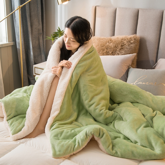 91家纺网 家纺一手货源 找家纺 简爱 2025新款法莱绒羊羔绒多功能被套毯 浅绿