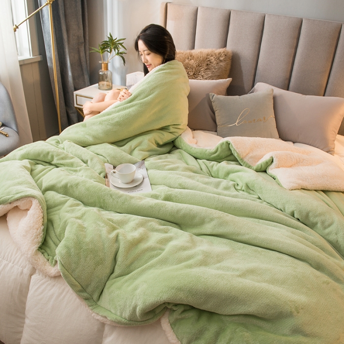 91家纺网 家纺一手货源 找家纺 简爱 2025新款法莱绒羊羔绒多功能被套毯 浅绿