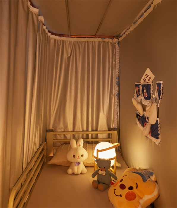 91家纺网 家纺一手货源 找家纺 迪凡保罗 2025新款2323天地杆铝合金导轨涂银强遮光学生蚊帐 浅灰色