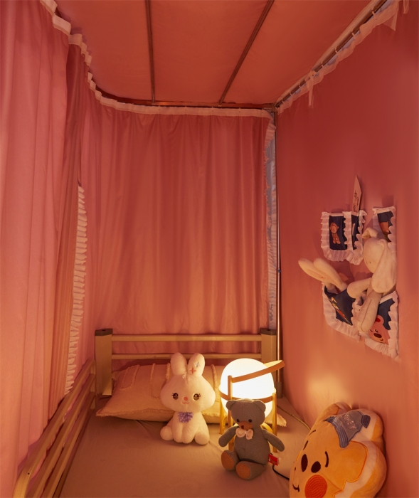 91家纺网 家纺一手货源 找家纺 迪凡保罗 2025新款2323天地杆铝合金导轨涂银强遮光学生蚊帐 樱花粉