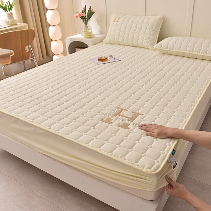 91家纺网 家纺一手货源 找家纺 富威堡家纺 2023新款原棉H标刺绣棉花床笠 刺绣-米白