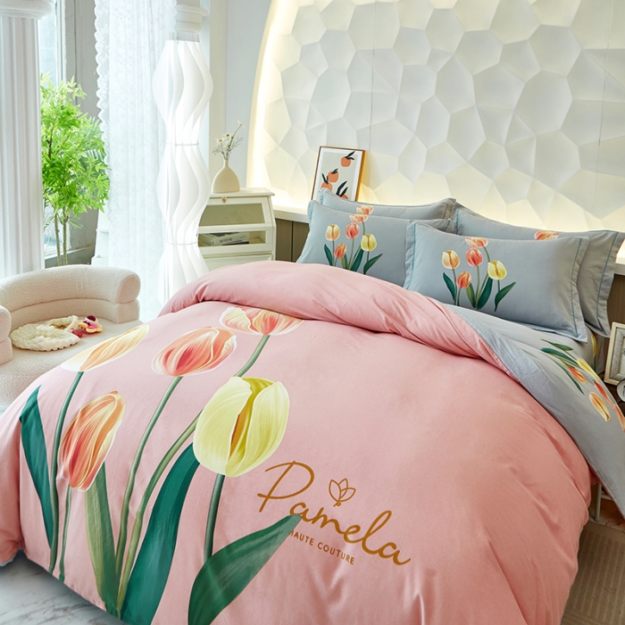 91家纺网 家纺一手货源 找家纺 雲归梦 2023年新款加厚全棉生态磨毛大版四件套 轻吟花语粉