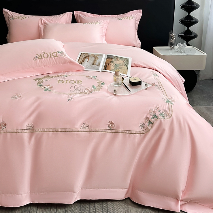 91家纺网 家纺一手货源 找家纺 秘密花园系列轻奢小香风纯棉刺绣长绒棉四件套 秘密花园-初夏粉