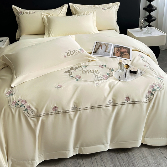 91家纺网 家纺一手货源 找家纺 2023秘密花园系列轻奢小香风纯棉刺绣长绒棉四件套 秘密花园-奶昔白