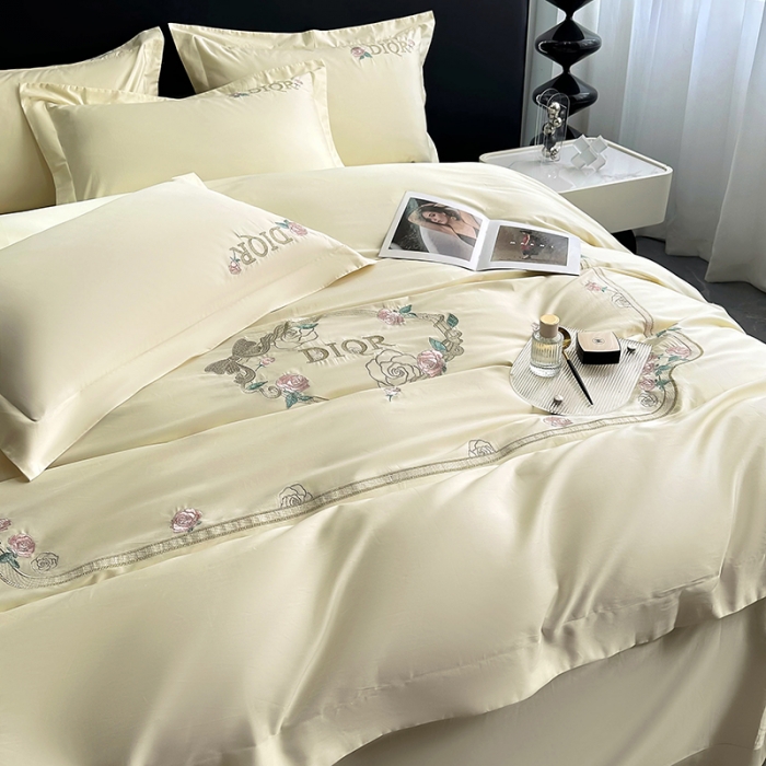 91家纺网 家纺一手货源 找家纺 2023秘密花园系列轻奢小香风纯棉刺绣长绒棉四件套 秘密花园-奶昔白