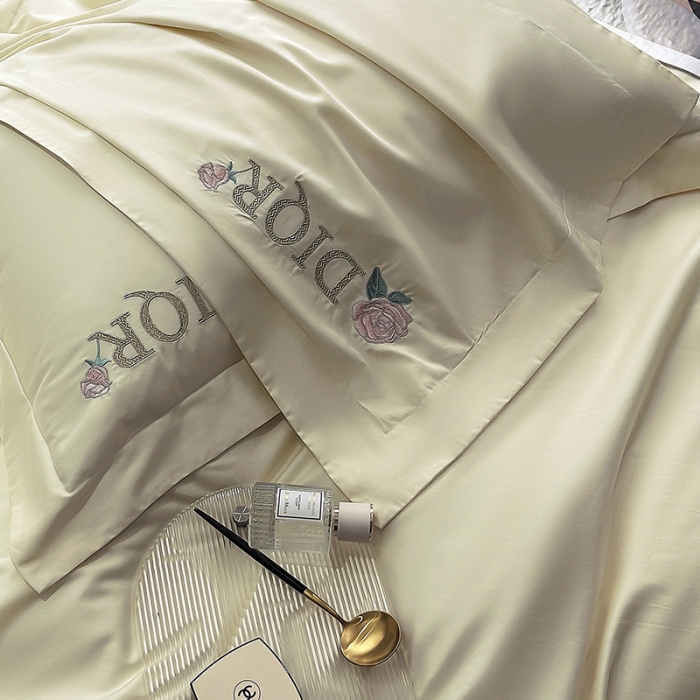 91家纺网 家纺一手货源 找家纺 2023秘密花园系列轻奢小香风纯棉刺绣长绒棉四件套 秘密花园-奶昔白