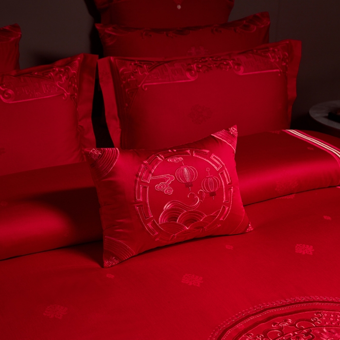 91家纺网 家纺一手货源 找家纺 宏羽纺 2023新款高支高密全棉贡缎提花婚庆套件 全棉风光大嫁-红