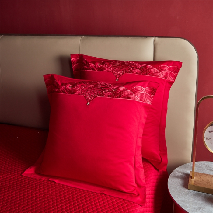 91家纺网 家纺一手货源 找家纺 宏羽纺 2023新款高支高密全棉贡缎提花婚庆套件 缘定三生-红