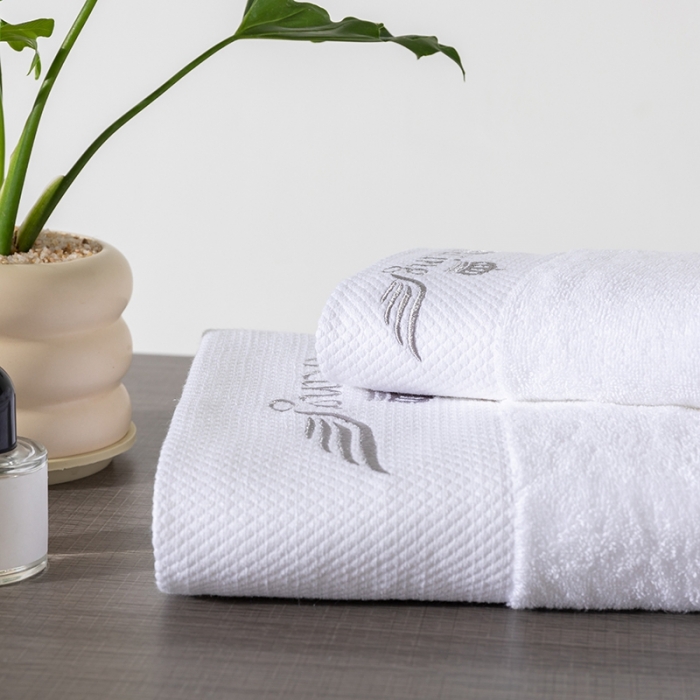 91家纺网 家纺一手货源 找家纺 2023新款全棉纯棉五星级酒店浴巾布草宾馆毛巾民宿铂金缎绣花面巾三件套