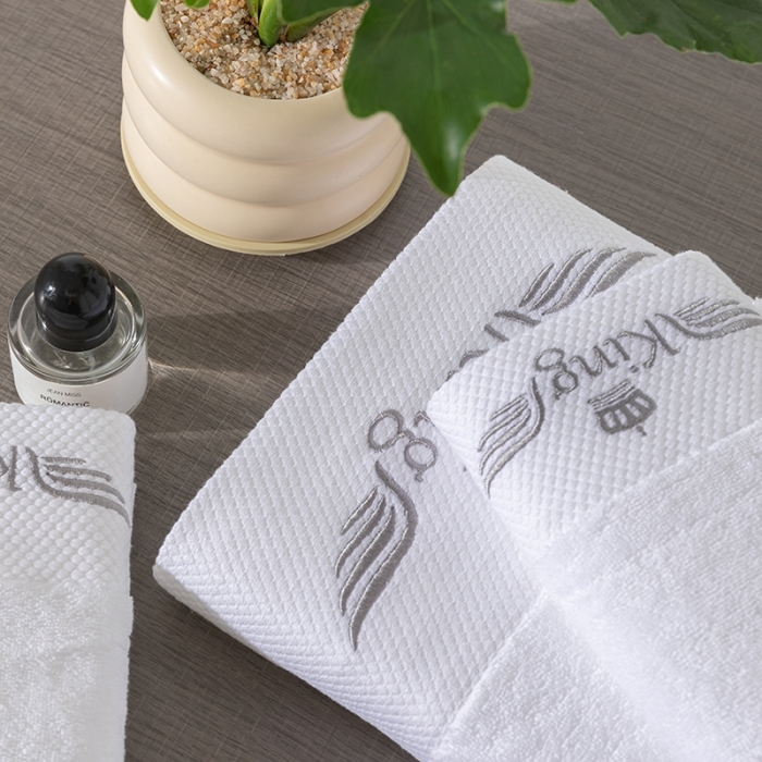 91家纺网 家纺一手货源 找家纺 2023新款全棉纯棉五星级酒店浴巾布草宾馆毛巾民宿铂金缎绣花面巾三件套