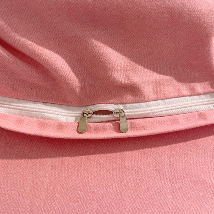 91家纺网 家纺一手货源 找家纺 品乐家纺 2023新款全棉喷气磨毛印花四件套 微笑天使-粉