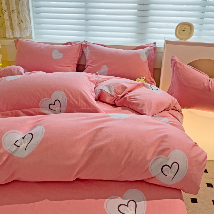 91家纺网 家纺一手货源 找家纺 品乐家纺 2023新款全棉喷气磨毛印花四件套 微笑天使-粉