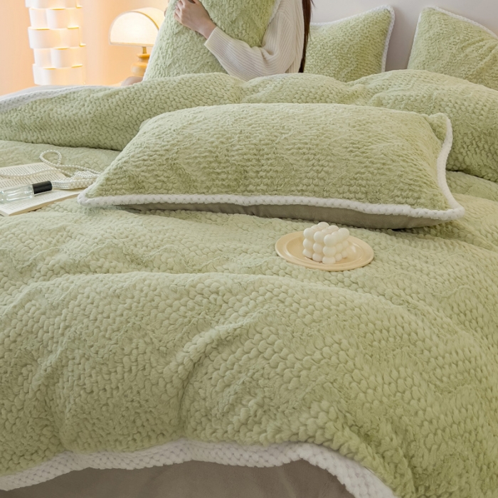 91家纺网 家纺一手货源 找家纺 菲儿家纺 2023新款小兔毛绒立体剪花四件套 小兔毛-波浪绿