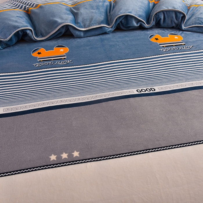 91家纺网 家纺一手货源 找家纺 芯诗曼 2025新款牛奶绒印花单被套 幸运熊