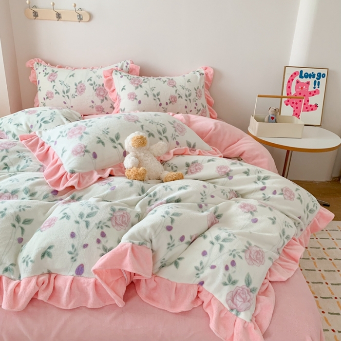 91家纺网 家纺一手货源 找家纺 吾欢心 2024新款韩版花边牛奶绒四件套 初恋蔷薇