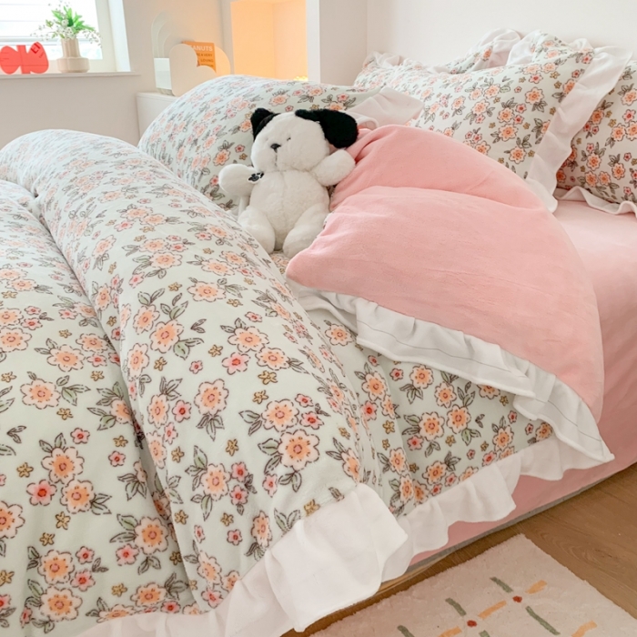 91家纺网 家纺一手货源 找家纺 吾欢心 2024新款韩版花边牛奶绒四件套 花野迷踪