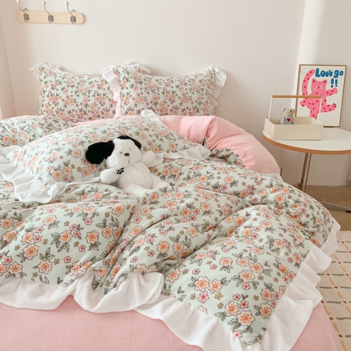 91家纺网 家纺一手货源 找家纺 吾欢心 2024新款韩版花边牛奶绒四件套 花野迷踪