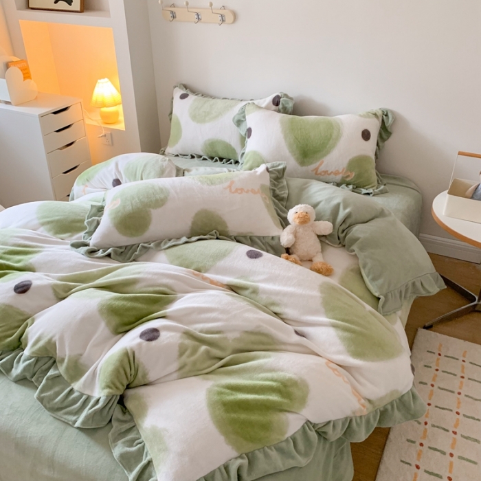 91家纺网 家纺一手货源 找家纺 吾欢心 2024新款韩版花边牛奶绒四件套 绿爱心