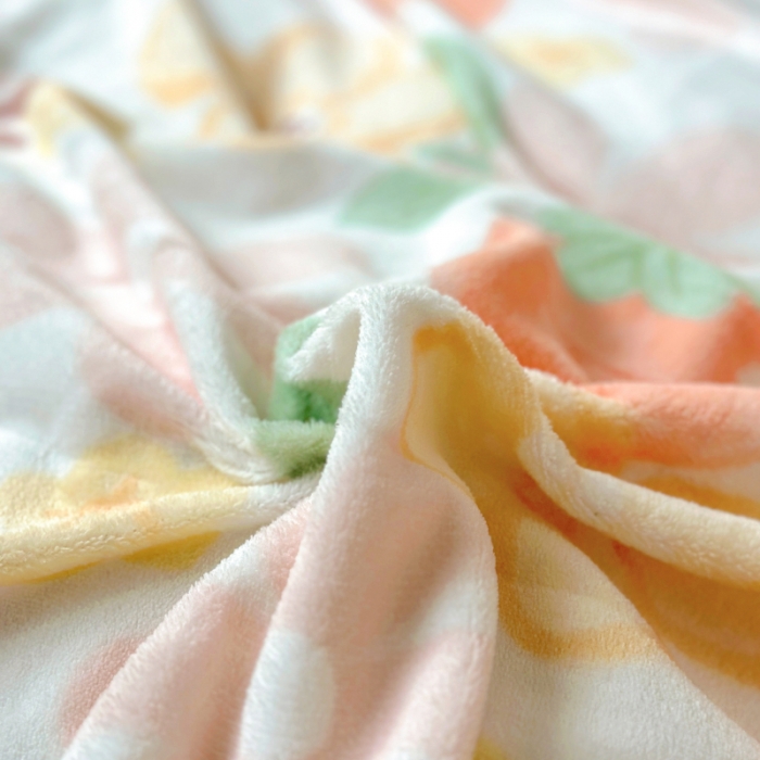 91家纺网 家纺一手货源 找家纺 百寐 2023新款加厚牛奶绒小清新可爱花卉卡通保暖学生三四件套 草莓季