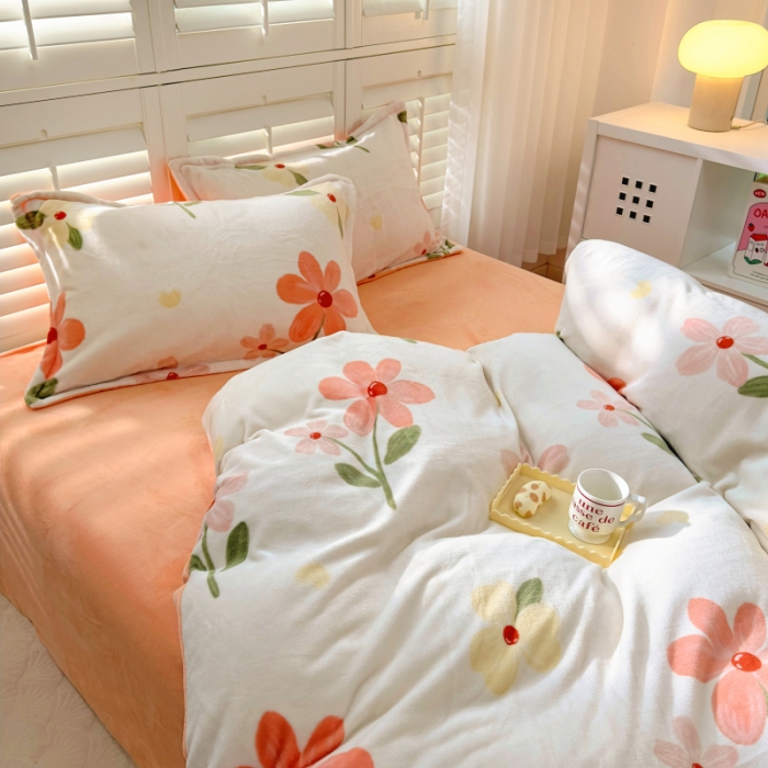 91家纺网 家纺一手货源 找家纺 百寐 2023新款加厚牛奶绒小清新可爱花卉卡通保暖学生三四件套 梦里花