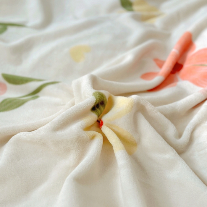 91家纺网 家纺一手货源 找家纺 百寐 2023新款加厚牛奶绒小清新可爱花卉卡通保暖学生三四件套 梦里花