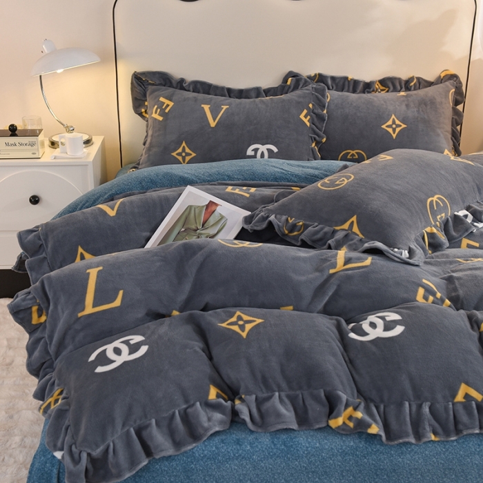 91家纺网 家纺一手货源 找家纺 总甜之梦家纺 2025新款泥点绒印花四件套（任何尺寸都可定做）