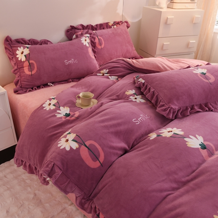 91家纺网 家纺一手货源 找家纺 甜之梦家纺 2025新款泥点绒印花四件套（任何尺寸都可定做） 穿越