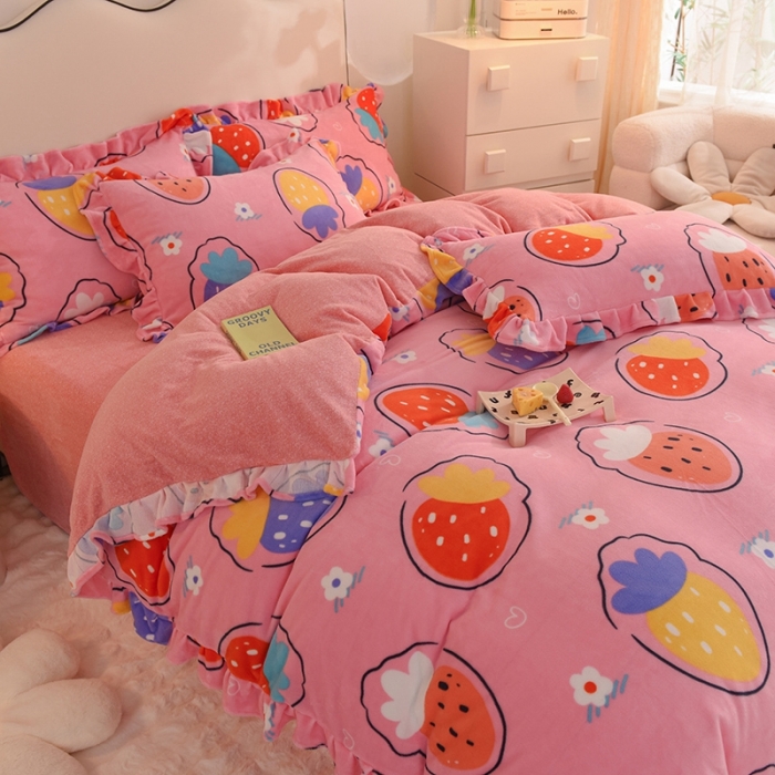 91家纺网 家纺一手货源 找家纺 甜之梦家纺 2025新款泥点绒印花四件套（任何尺寸都可定做） 粉红草莓