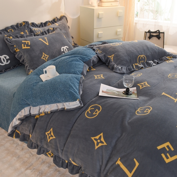 91家纺网 家纺一手货源 找家纺 甜之梦家纺 2025新款泥点绒印花四件套（任何尺寸都可定做） 字母周末