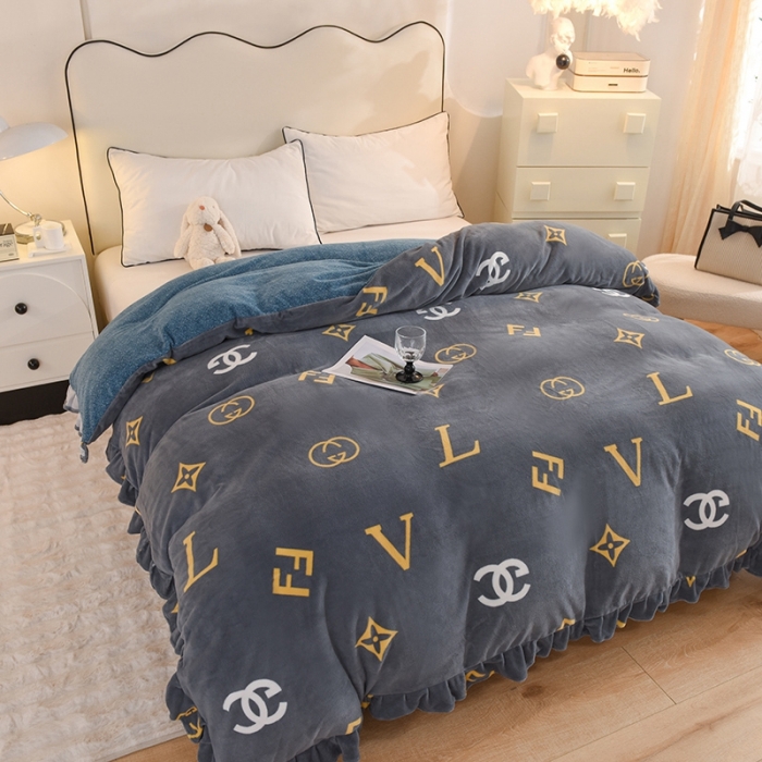 91家纺网 家纺一手货源 找家纺 甜之梦家纺 2025新款韩版泥点绒单被套（任何尺寸都可定做） 字母周末