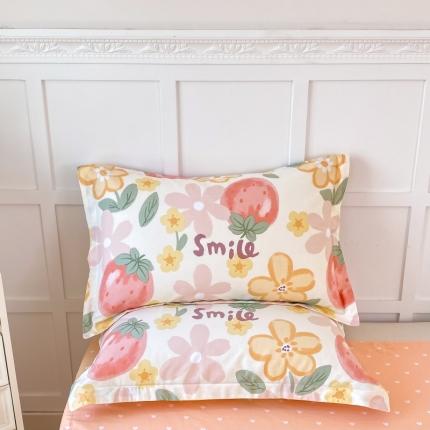 91家纺网 家纺一手货源 找家纺 帛织澜家纺 2025新款12868全棉喷气印花枕套-草莓物语