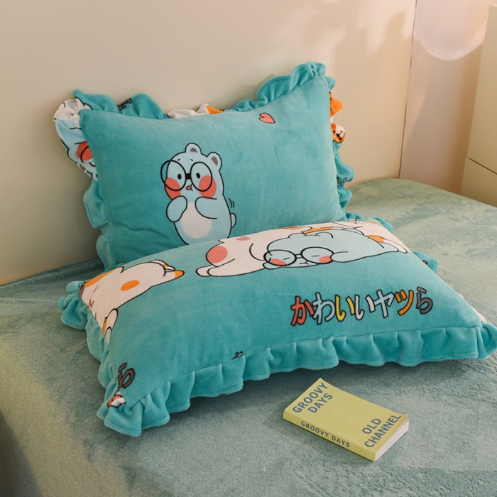 91家纺网 家纺一手货源 找家纺 甜之梦家纺 2025新款韩版泥点绒单品枕套 乖乖熊