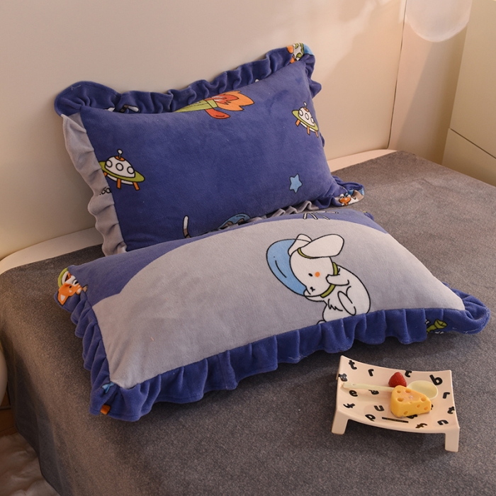 91家纺网 家纺一手货源 找家纺 甜之梦家纺 2025新款韩版泥点绒单品枕套 猫星球