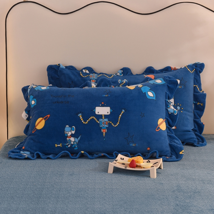 91家纺网 家纺一手货源 找家纺 甜之梦家纺 2025新款韩版泥点绒单品枕套 太空机器人北卡蓝