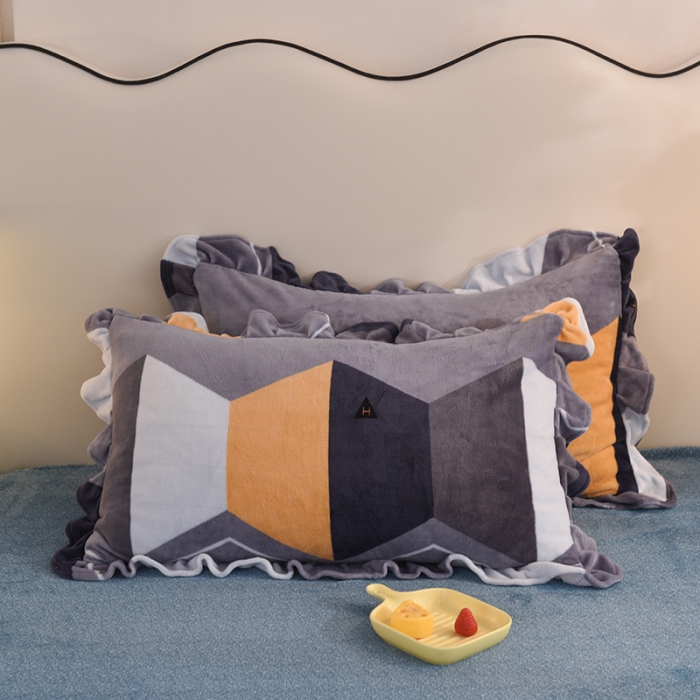 91家纺网 家纺一手货源 找家纺 甜之梦家纺 2025新款韩版泥点绒单品枕套 追光