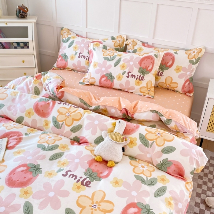 91家纺网 家纺一手货源 找家纺 帛织澜 12868全棉喷气印花四件套-草莓物语