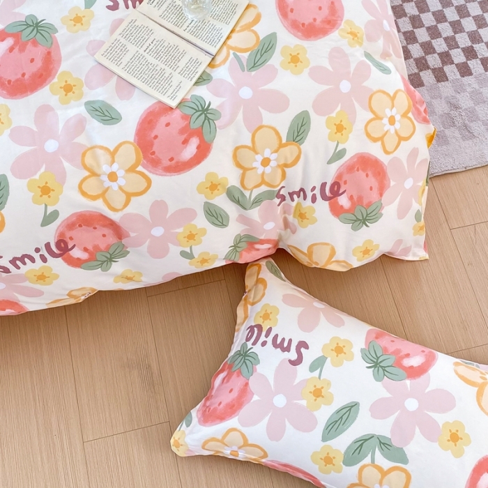 91家纺网 家纺一手货源 找家纺 帛织澜 12868全棉喷气印花四件套-草莓物语