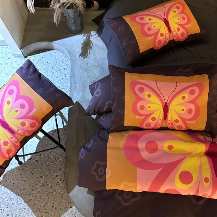 91家纺网 家纺一手货源 找家纺 色鬼布艺 2023新款双面磨毛数码印花四件套 银磨毛碟中碟