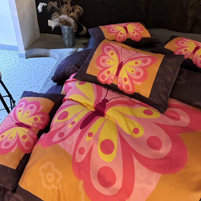 91家纺网 家纺一手货源 找家纺 色鬼布艺 2023新款双面磨毛数码印花四件套 银磨毛碟中碟