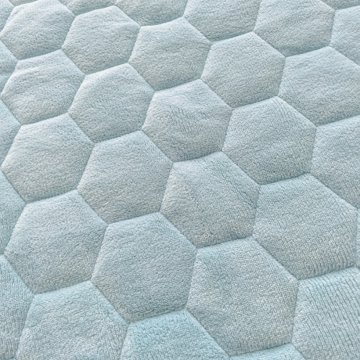 91家纺网 家纺一手货源 找家纺 缦卡琳 2023新款夹棉牛奶绒薄床垫 天空蓝