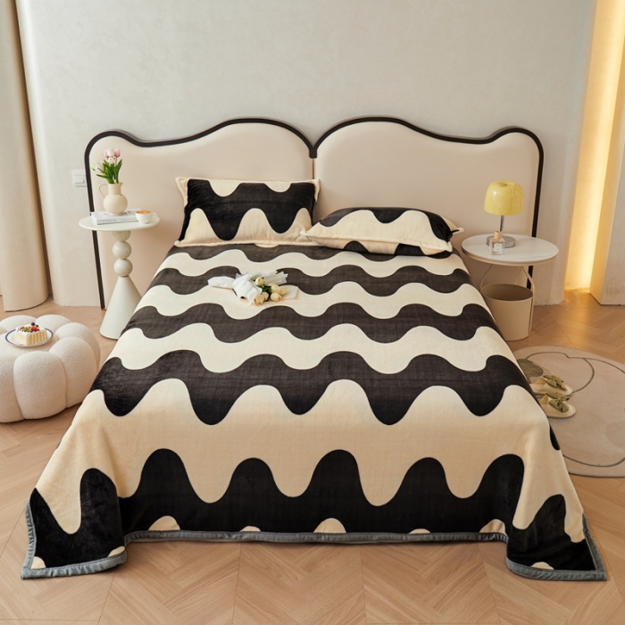 91家纺网 家纺一手货源 找家纺 雅萱 2024新款牛奶绒盖毯子毛毯午睡毯保暖加厚 黑白波波