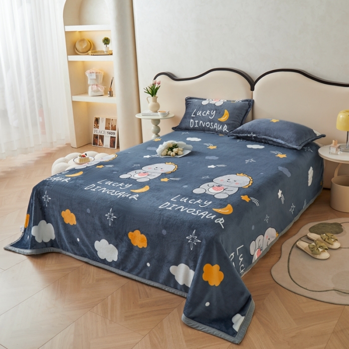 91家纺网 家纺一手货源 找家纺 雅萱 2024新款牛奶绒盖毯子毛毯午睡毯保暖加厚 草莓恐龙