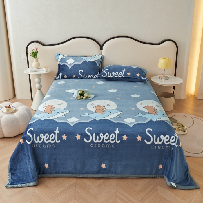 91家纺网 家纺一手货源 找家纺 雅萱 2024新款牛奶绒盖毯子毛毯午睡毯保暖加厚 海豚和熊