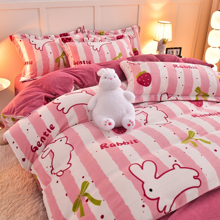 91家纺网 家纺一手货源 找家纺 简一 2024新款牛奶绒四件套 粉红兔