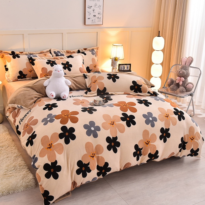 91家纺网 家纺一手货源 找家纺 简一 2024新款牛奶绒四件套 落樱缤纷