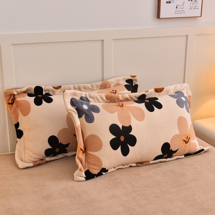 91家纺网 家纺一手货源 找家纺 简一 2024新款牛奶绒四件套 落樱缤纷