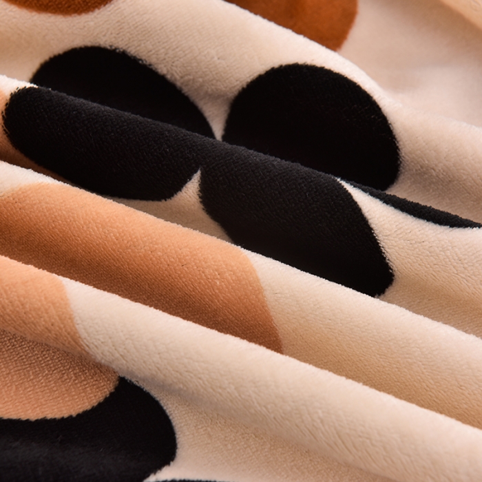 91家纺网 家纺一手货源 找家纺 简一 2024新款牛奶绒四件套 落樱缤纷